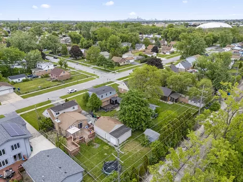 View/Area - 7809 Columbia Dr, Bridgeview, IL 60455 photo 3 of 10