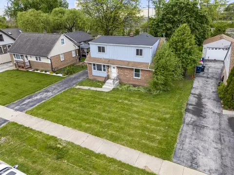 View/Area - 7809 Columbia Dr, Bridgeview, IL 60455 photo 9 of 10