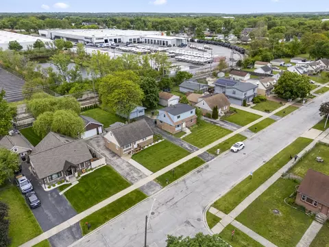 View/Area - 7809 Columbia Dr, Bridgeview, IL 60455 photo 6 of 10