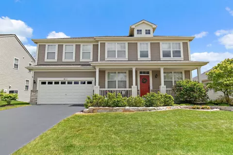 811 Singing Hills Dr, Volo, IL 60073