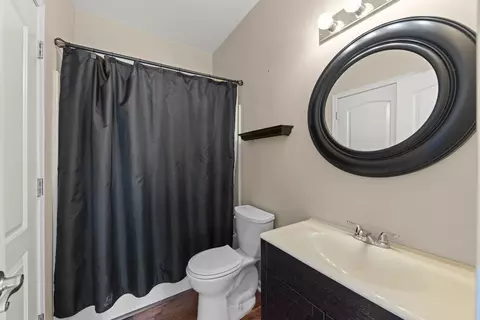 Bath - 7515 Burshire Dr, Plainfield, IL 60586 photo 3 of 3