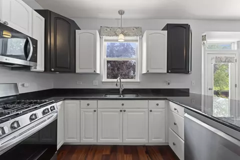Kitchen - 7515 Burshire Dr, Plainfield, IL 60586 photo 3 of 3