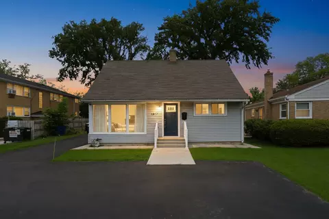 1517 E Roosevelt Rd, Wheaton, IL 60187