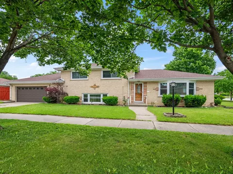 7662 Enfield Ave, Morton Grove, IL 60053
