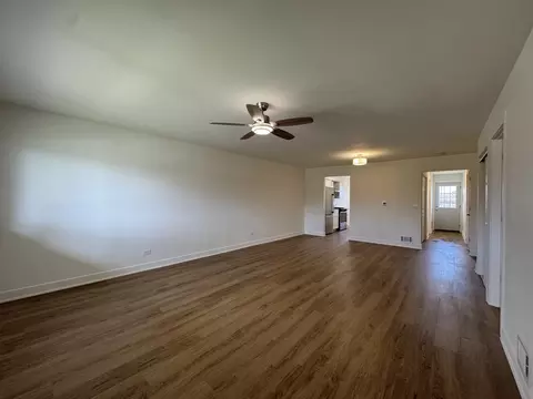 Living - 633 Dulles Rd #B, Des Plaines, IL 60016 photo 1 of 3