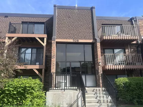 705 Tipperary Ct #3A, Schaumburg, IL 60193