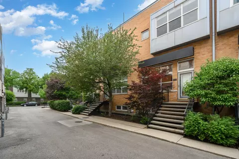 1811 N Rockwell St #D, Chicago, IL 60647