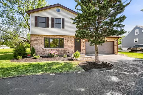 445 E Fullerton Ave, Addison, IL 60101