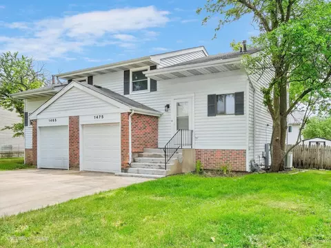 1475 Merrimac Ln, Hanover Park, IL 60133
