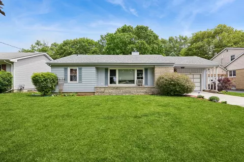 320 S Elm St, Waterman, IL 60556