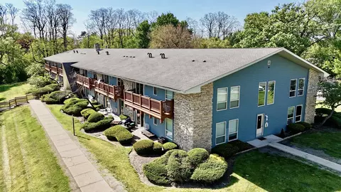 300 Opatrny Dr #130, Fox River Grove, IL 60021