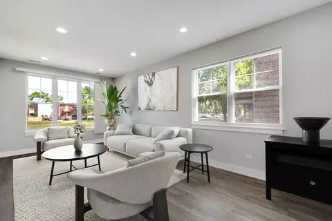 Living - 6418 S Champlain Ave, Chicago, IL 60637 photo 2 of 2