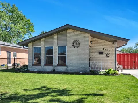 4323 Henry St, Oak Forest, IL 60452