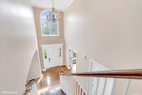 Entry Way - 80 Chestnut Ct, Elgin, IL 60120 photo 4 of 6