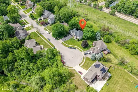 View/Area - 80 Chestnut Ct, Elgin, IL 60120 photo 2 of 3