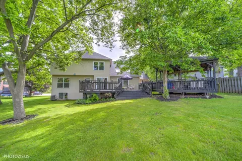 Exterior - 80 Chestnut Ct, Elgin, IL 60120 photo 5 of 7