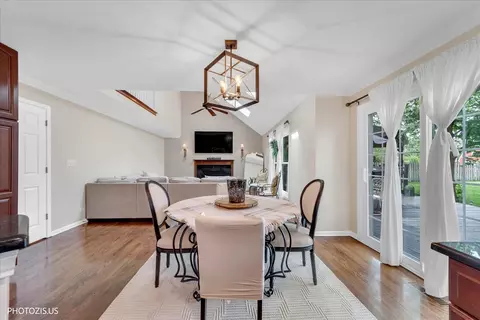 Dining - 80 Chestnut Ct, Elgin, IL 60120 photo 3 of 3