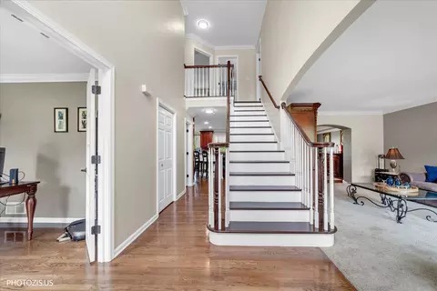 Entry Way - 80 Chestnut Ct, Elgin, IL 60120 photo 1 of 6