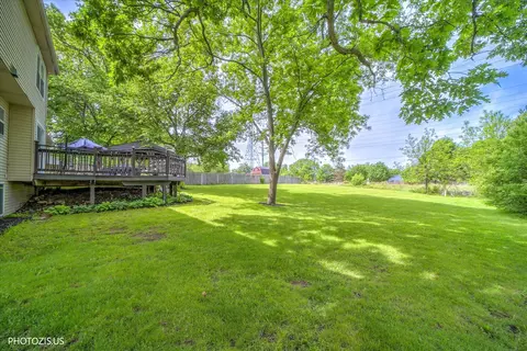Exterior - 80 Chestnut Ct, Elgin, IL 60120 photo 6 of 7