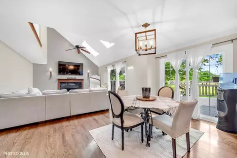 Dining - 80 Chestnut Ct, Elgin, IL 60120 photo 2 of 3