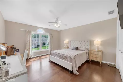 Bedroom - 80 Chestnut Ct, Elgin, IL 60120 photo 2 of 5