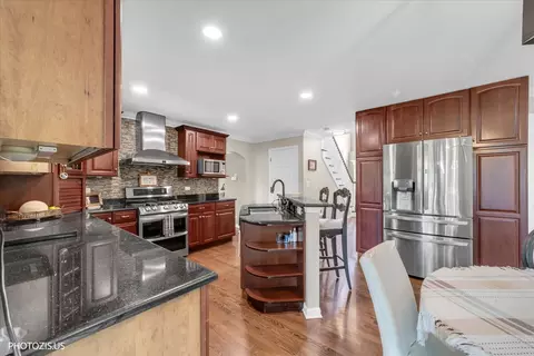 Kitchen - 80 Chestnut Ct, Elgin, IL 60120 photo 3 of 3