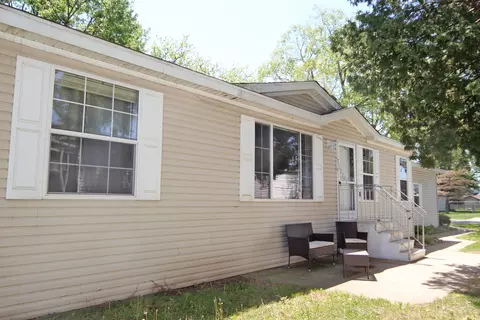 406 Spruce Dr, Belvidere, IL 61008