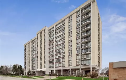 33 N Main St #10J, Lombard, IL 60148