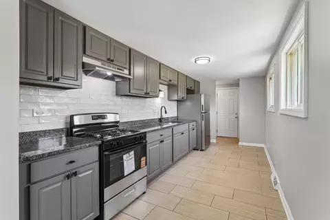 16032 Circle Dr, Markham, IL 60428 photo 2