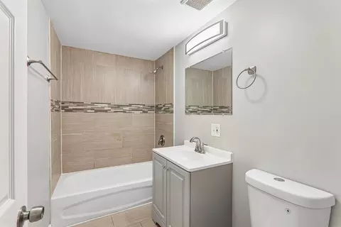 16032 Circle Dr, Markham, IL 60428 photo 8