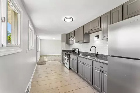 16032 Circle Dr, Markham, IL 60428 photo 3