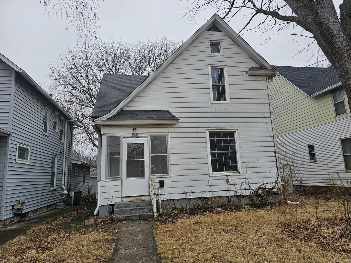 1114 25th St, Moline, IL 61265 photo 1