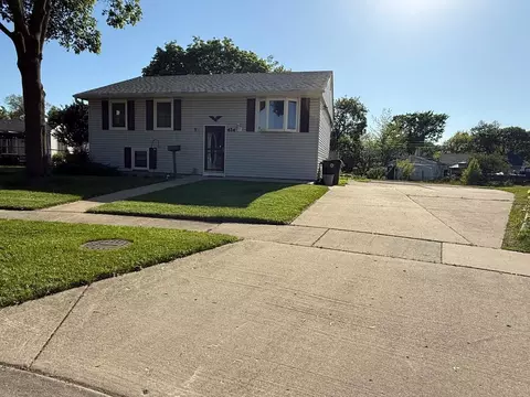 424 Rambler Pl, Streamwood, IL 60107