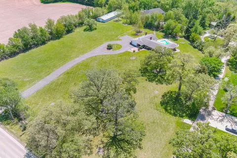 15600 Griswold Springs Rd, Plano, IL 60545