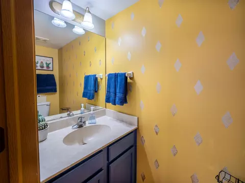 Bath - 628 Osbron St, Plano, IL 60545 photo 1 of 4