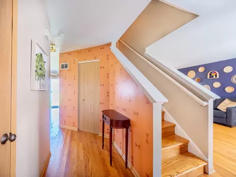 Entry Way - 628 Osbron St, Plano, IL 60545 photo 2 of 3