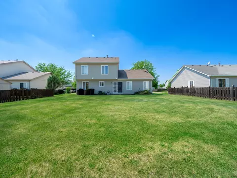 Exterior - 628 Osbron St, Plano, IL 60545 photo 3 of 4