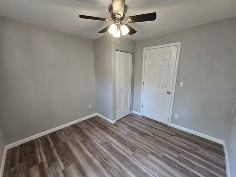 Bedroom - 415 S 21 St, Mount Vernon, IL 62864 photo 2 of 2