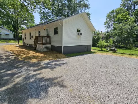 Exterior - 415 S 21 St, Mount Vernon, IL 62864 photo 2 of 5