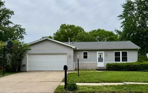 Exterior - 2302 Branch Rd, Champaign, IL 61821 photo 2 of 7