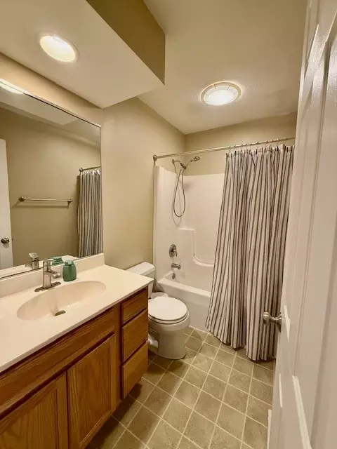 Bath - 2302 Branch Rd, Champaign, IL 61821 photo 1 of 2