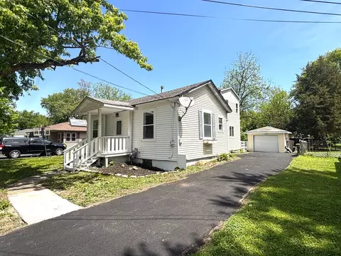 518 N Hugh St, Plano, IL 60545