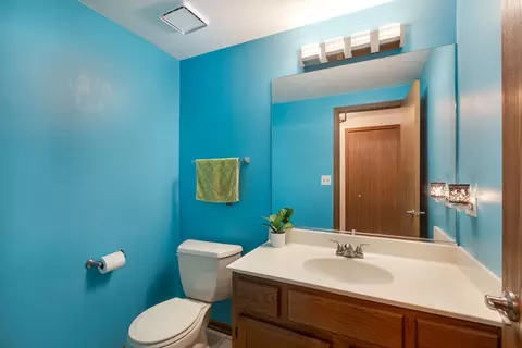 Bath - 1069 Waterford Rd, Bartlett, IL 60103 photo 1 of 3