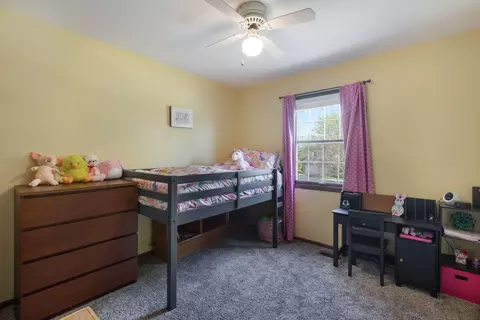 Bedroom - 1069 Waterford Rd, Bartlett, IL 60103 photo 3 of 3