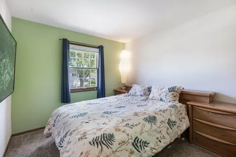 Bedroom - 1069 Waterford Rd, Bartlett, IL 60103 photo 2 of 3