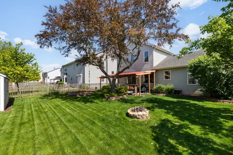 Exterior - 1069 Waterford Rd, Bartlett, IL 60103 photo 3 of 4