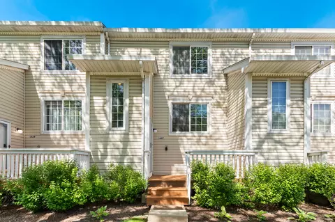 1627 Liberty St #1627, Hanover Park, IL 60133