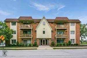 6655 172nd St #2A, Tinley Park, IL 60477
