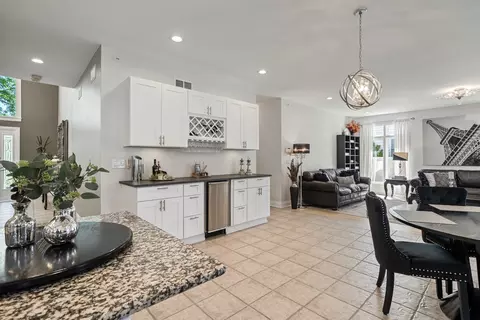 Kitchen - 986 E Red Oak St, Addison, IL 60101 photo 1 of 4