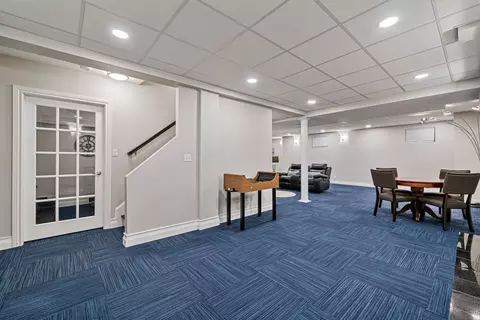 Entry Way - 986 E Red Oak St, Addison, IL 60101 photo 4 of 4